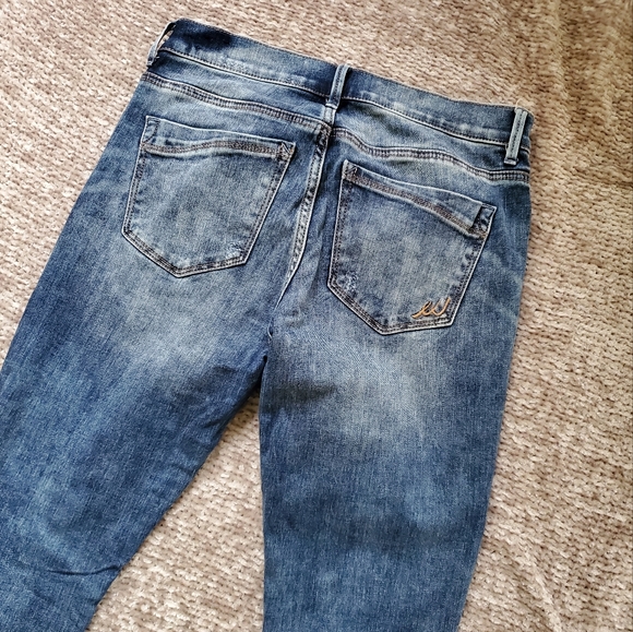 Express Mia Distressed Mid Rise Jean Legging - Picture 5 of 6